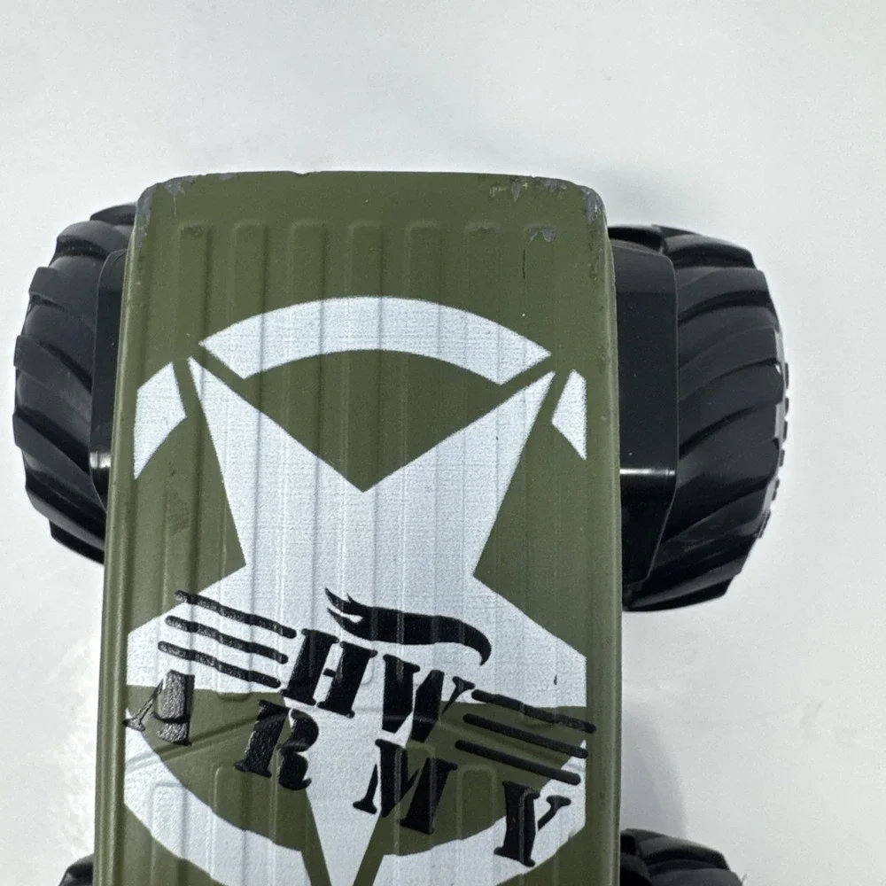 Monster Trucks *HW ARMY GREEN JEEP* TRUCK DIE-CAST 1:24 2018 Hot Wheels‎ Toy!!!